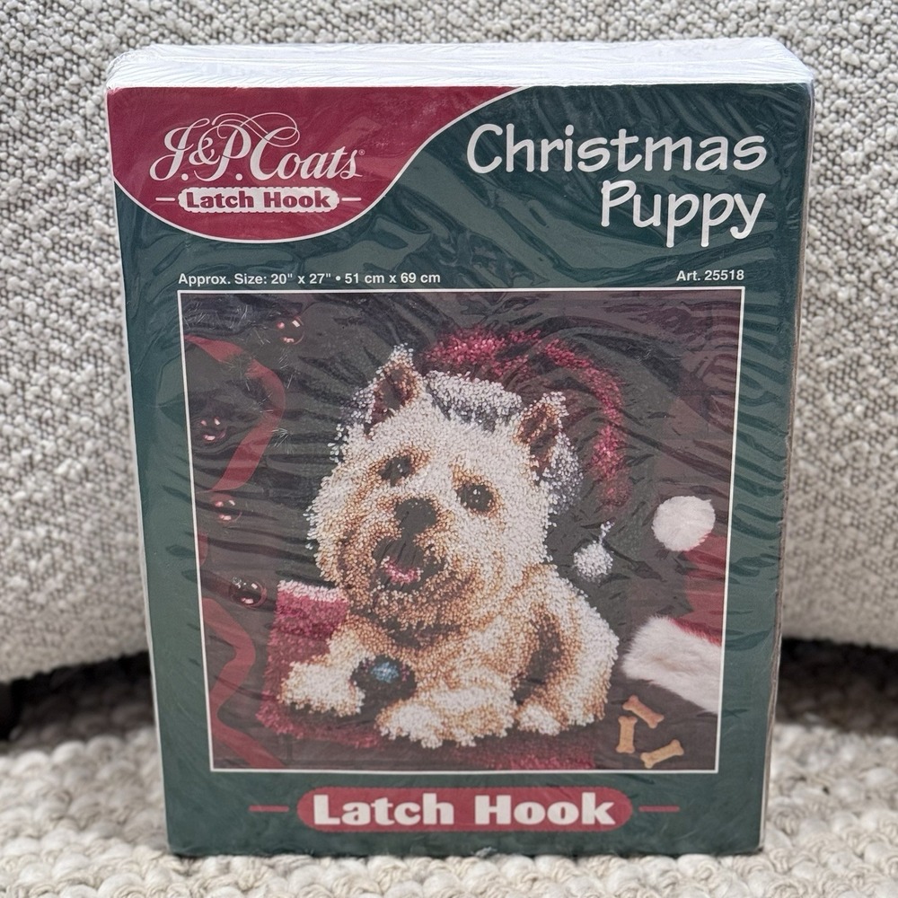 Vintage J&P COATS Kit 1998 Latch Hook Christmas Puppy 20" x 27" 25518 NEW SEALED